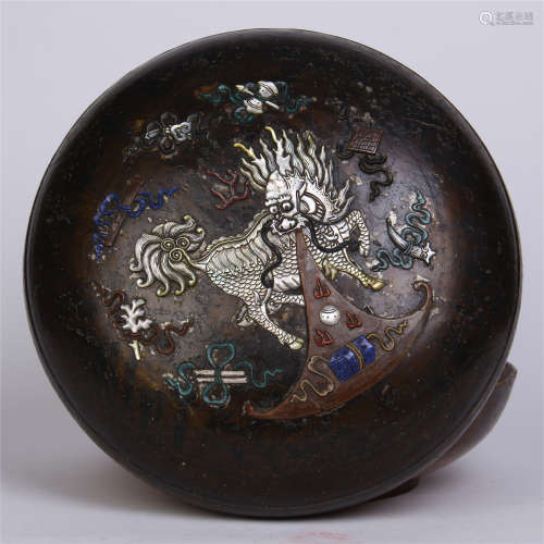 CHINESE SILVER GEM STONE INLAID BEAST ROUND LIDDED LACQUER BOX