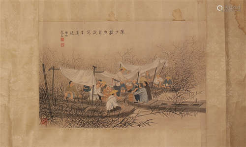 CHINESE SCROLL PAINTING OF PEOPLE GATHERING ON BOAT