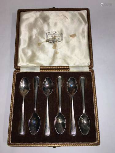 6 Heritage Plate Sugar Spoons In Case