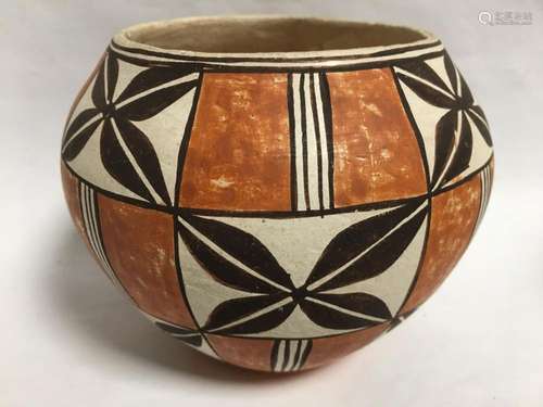 Signed Acoma Pueblo Pottery Jar