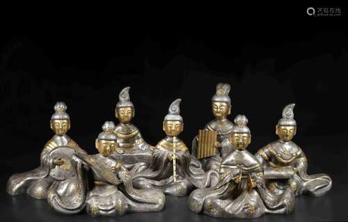 A SET OF GILT-BRONZE FIGURE OF MUSICAN