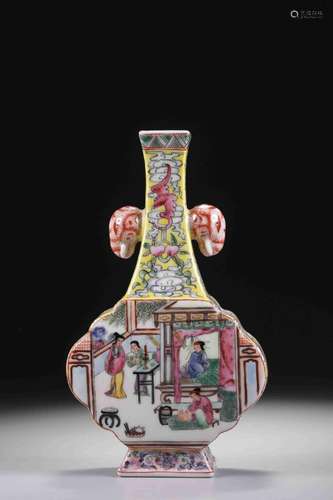 A PAINTED ENAMEL  VASE, QIANLONG MARK