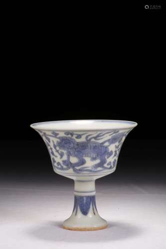 A BLUE AND WHITE HIGH-STEM CUP