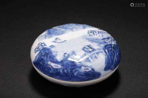 A BLUE AND WHITE BOX AND COVER, QIANLONG MARK