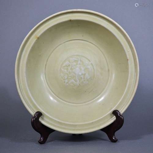 A LONGQUAN KILN CARVED PEONY DISH