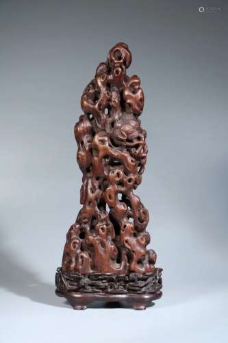 A CHENXIANG CARVED ORNAMENT