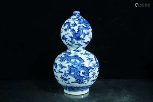 A Blue and White Porcelain Double Gourd Vase