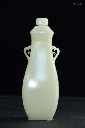 17-19TH CENTURY, A HETIAN JADE BOTTLE DESIGN ORNAMENT, QING DYNASTY