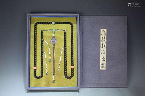 17-19TH CENTURY, A SET OF AGILAWOOD COURT BEADS, QING DYNASTY