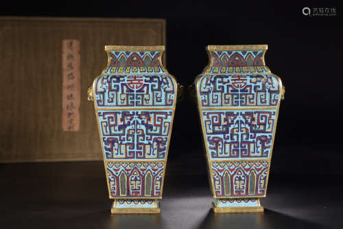 17-19TH CENTURY, A PAIR OF CLOISONNE BRONZE ORNAMENTS, QING DYNASTY