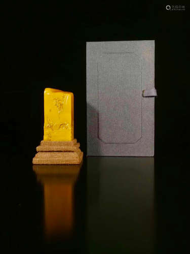 17-19TH CENTURY, A YELLOW FIELD STONE SEAL, QING DYNASTY