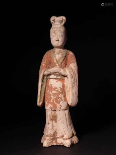 (618-907 CE) A WHITE STONEWARE CARVED PALACE MAGISTRATE STATUE, TANG DYNASTY