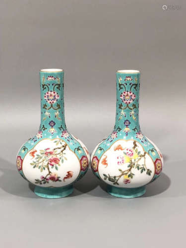 A PAIR OF FLORAL PATTERN VASES