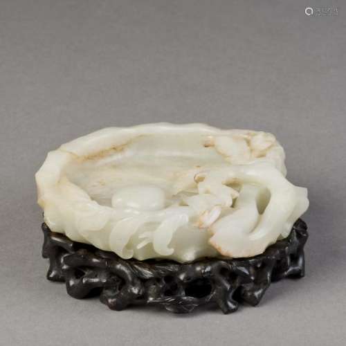 A WHITE JADE CARVED BRUSH WASH