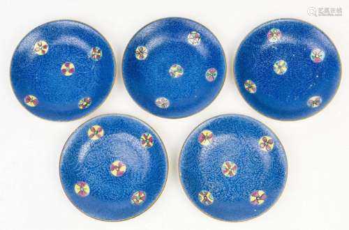 A SET OF FIVE BLUE GROUND FAMILLE-ROSE PORCELAIN PLATES