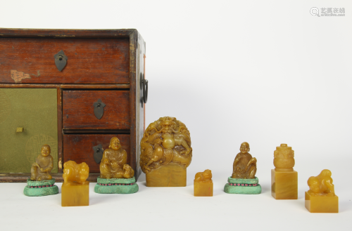 A SET OF EIGHT CHINESE TIANHUANG STONE SEALS