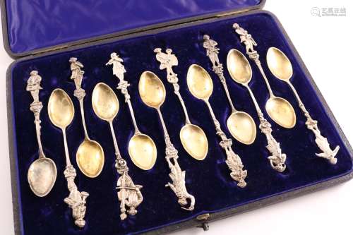 A cased set of late 19th century continental parcelgilt tea spoons each with a