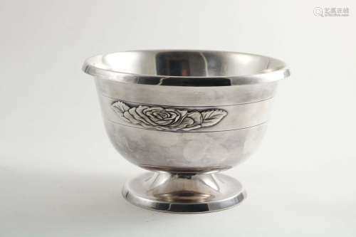 A late 20th century rose bowl