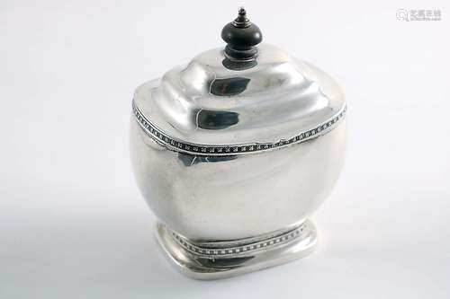 An edwardian tea caddy