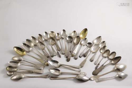 A quantity of assorted tea & other small spoons