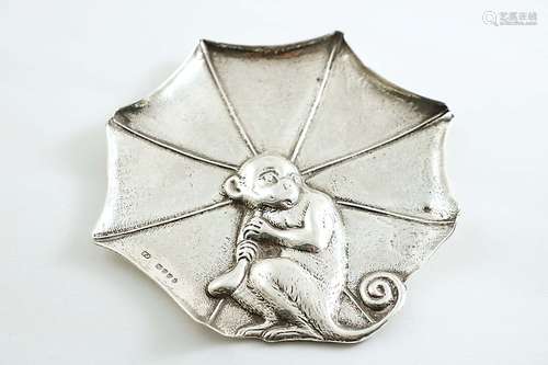 A victorian novelty pin dish