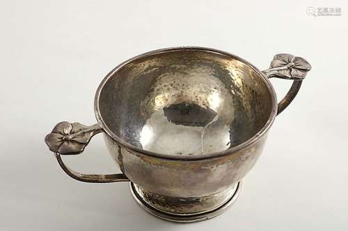 A small early 20th century cup or bowl