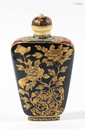 Ivory and lacquered snuff bottle,