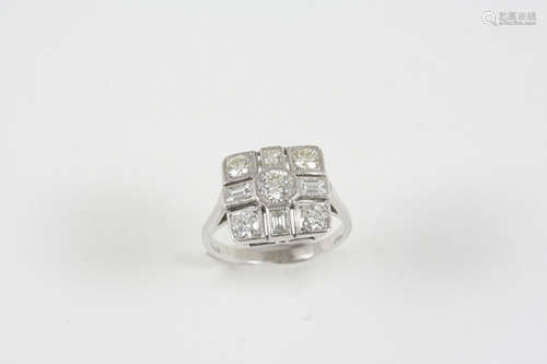 A diamond cluster ring