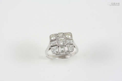 A diamond cluster ring