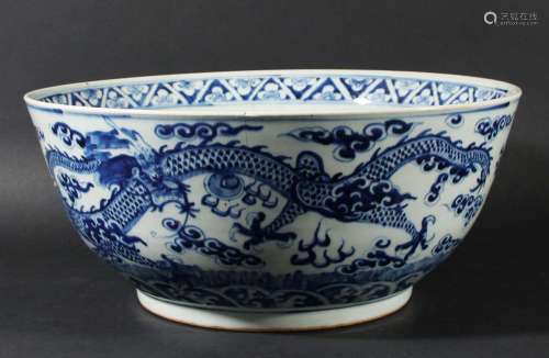 Large chinese blue and white punch bowl,late 19th or 20th century, painted with