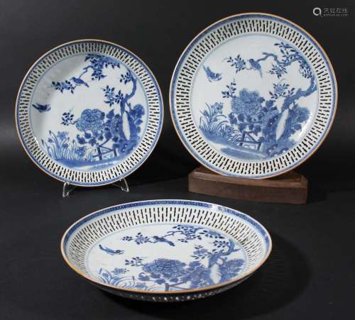 Set of three chinese blue and white saucer dishes,
