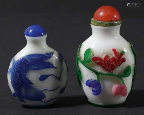Chinese six colour glass snuff bottle,the white body with trailing flowers and