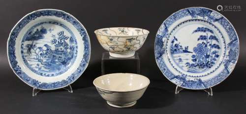 Two chinese blue and white export plates,