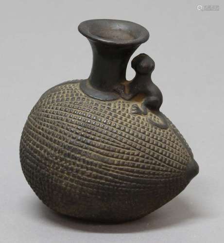 Pre-columbian vessel,probably chimu and circa 1000-1470, in the form of a gourd