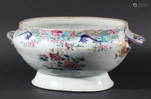 Chinese famille rose tureen base,perhaps late 18th century, enamelled with