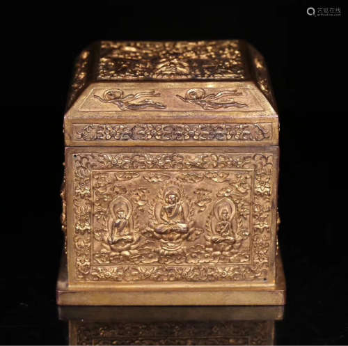 A GILT BRONZE BUDDHA PATTERN BOX WITH COVER
