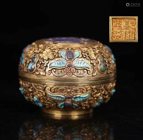 A GILT BRONZE BUTTERFLY AND GOURD PATTERN BOX