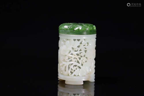 A HETIAN JADE CARVED HOLLOW BOX
