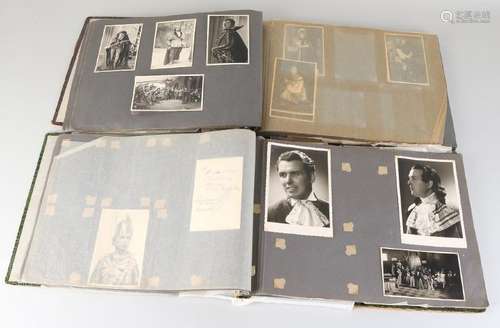 Two albums with 195 photos / cards concerning opera.