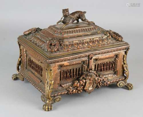 Rare antique brass tobacco box. Regalla Londres