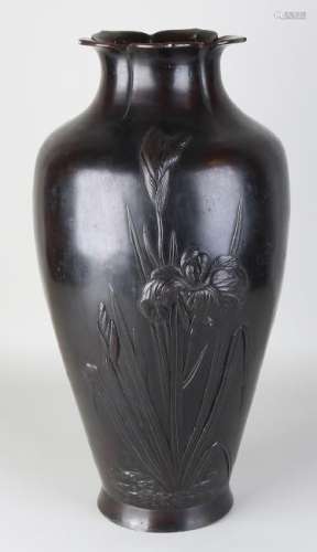 Large 19th century Japanese bronze vase. Meiji period.