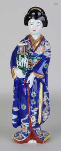 Ancient Chinese or Japanese porcelain Geisha with vase