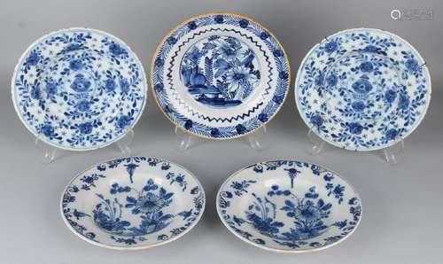 Five times 18th century Delft Blue Fayence plates with