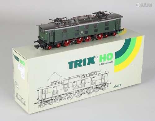 Trix H0 22443, DB 152 034-5 with original packaging and