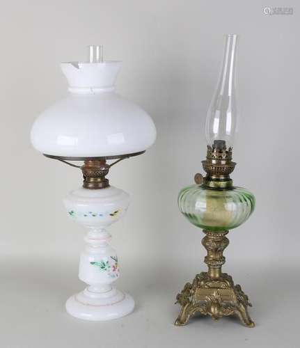 Two antique kerosene lamps. Circa 1900. Consisting of: