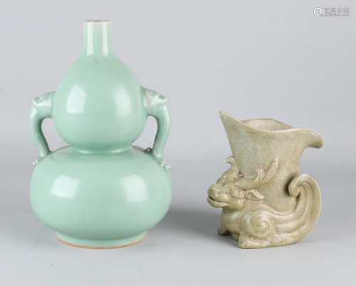 Two old Chinese porcelain vases. Among others: Brown