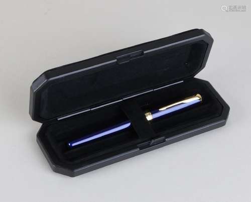 Beautiful Parker fountain pen, blue enamelled with gold