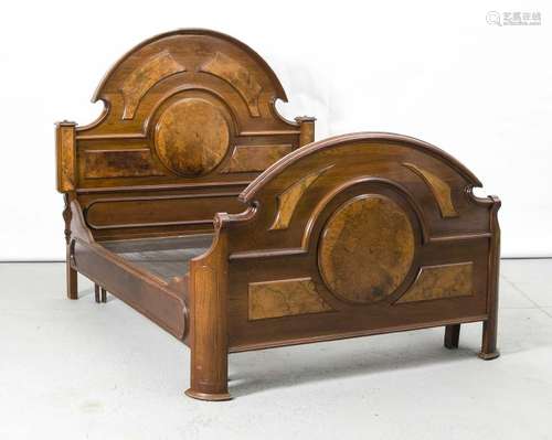 19th century walnut Louis Philippe bed. Doubt. Circa