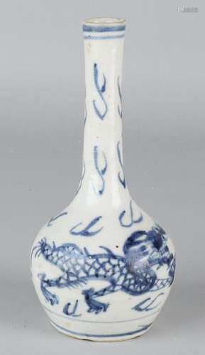 Antique Chinese porcelain dragon vase. 17th century?