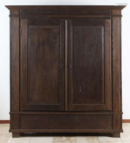 Oak two-door wardrobe. Massive. Circa 1840. Size: 180 x